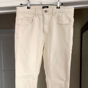 Perfect condition. Worn once to try on. Pet free and smoke free home.